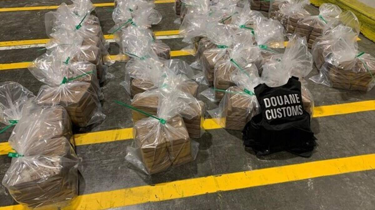 500 kg of cocaine intercepted at Findel Airport in a cross-border operation with Dutch police.