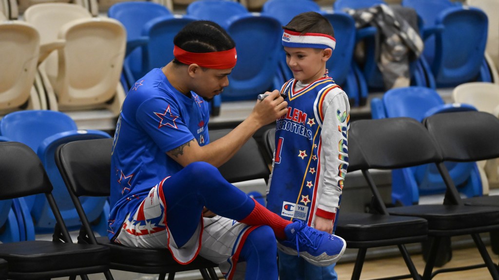 Harlem Globetrotters at APGFCU Arena | PHOTOS