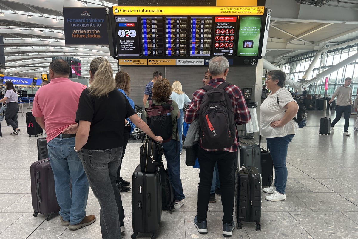 Heathrow’s annual earnings drop by more than a third