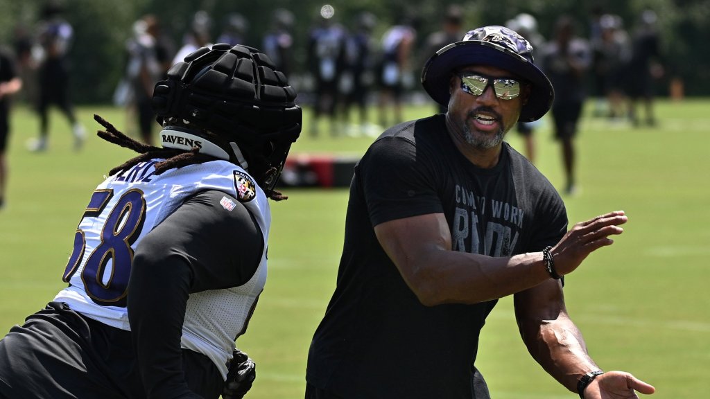 Instant analysis: Ravens hiring Anthony Weaver as new defensive coordinator