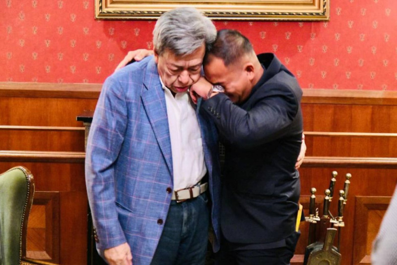 Malaysia’s first inmate to earn PhD meets Sultan Selangor after full pardon