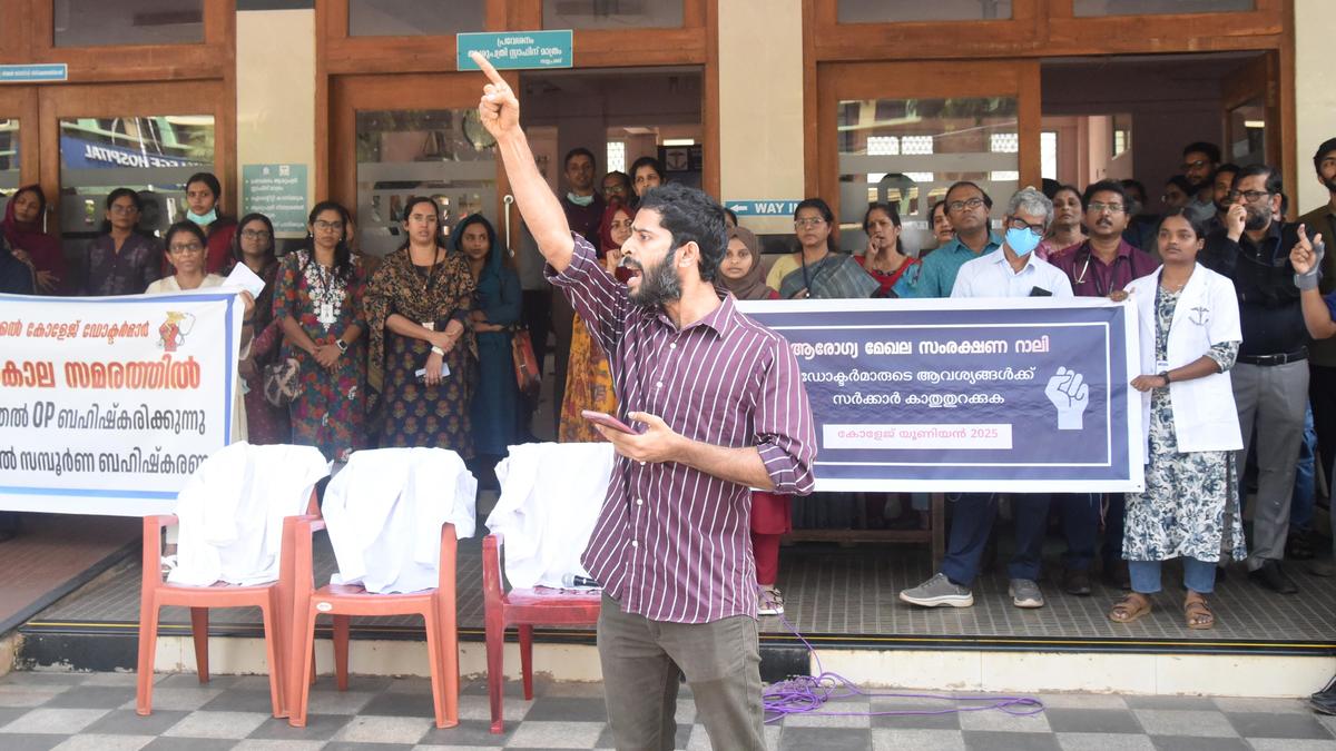 Medical college doctors boycott OP services indefinitely in Kerala