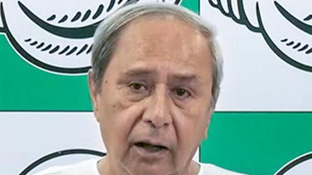 Naveen Patnaik attacks Mohan Majhi government over paddy procurement