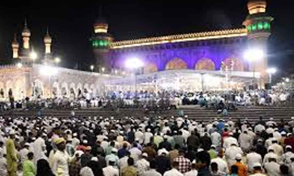Ramadan Begins with Tarawih Prayers at Mecca Masjid in Hyderabad