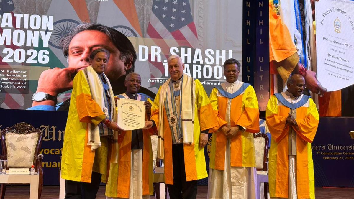 St. Xavier’s University, Kolkata confers D.Litt on Shashi Tharoor at seventh convocation