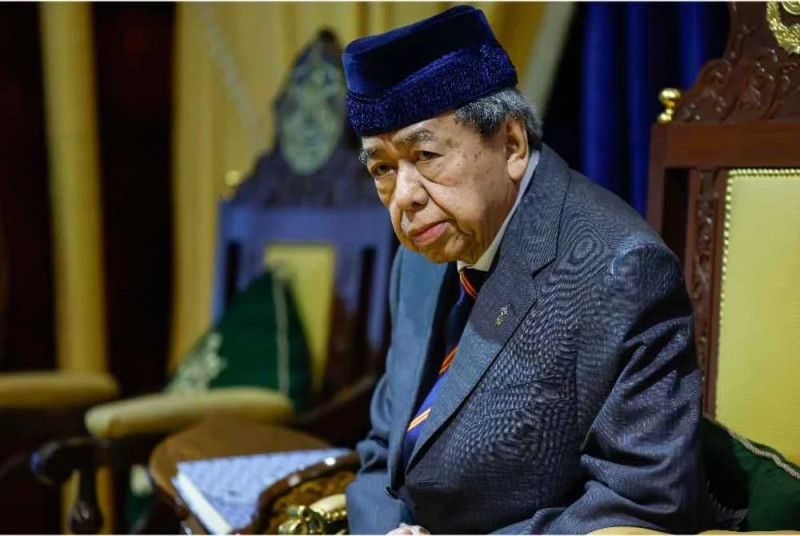 Sultan of Selangor urges strict compliance with law in religious building projects