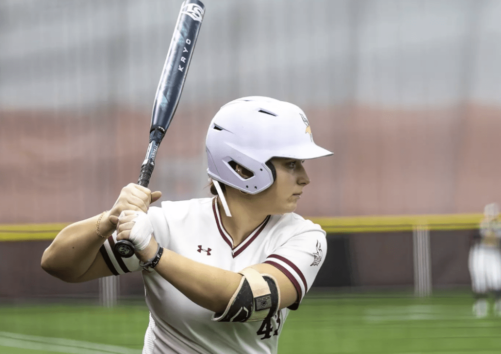 Vikings Split Softball Double in Iowa