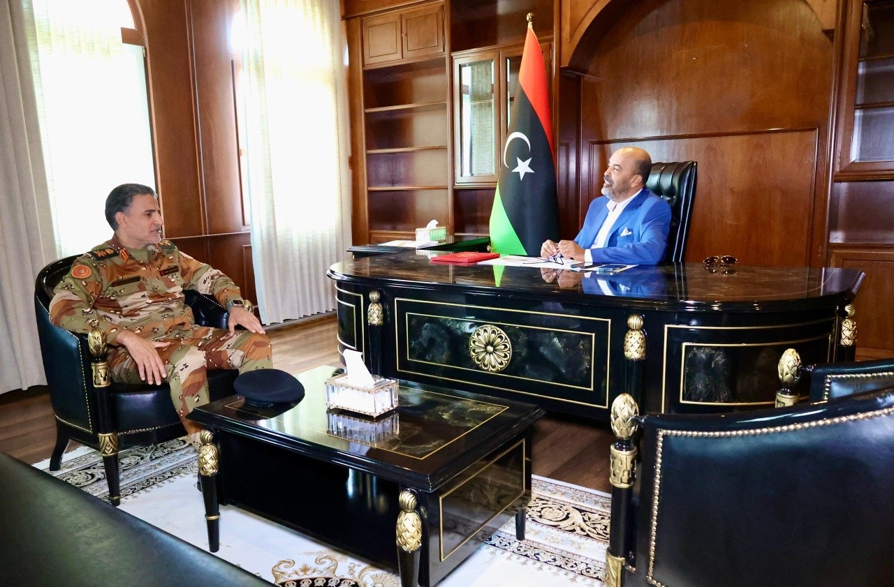 Al-Koni discusses with Al-Namroush developments in the military and security situation in various regions of the country