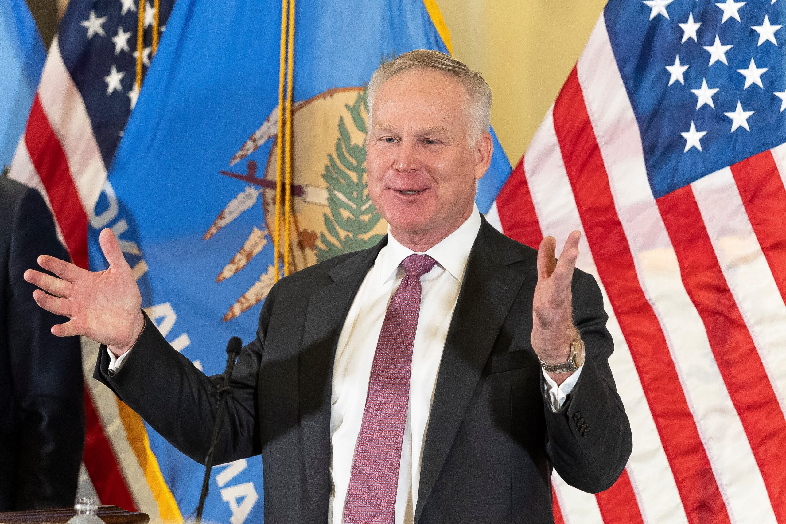 Alan Armstrong Sworn In to Complete Mullin's Senate Term