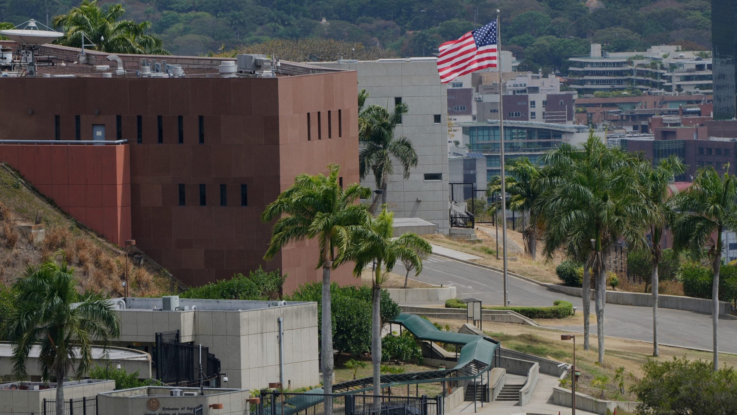 American flag raised at US Embassy in Venezuela for the 1st time since 2019 - Indianapolis News | Indiana Weather | Indiana Traffic