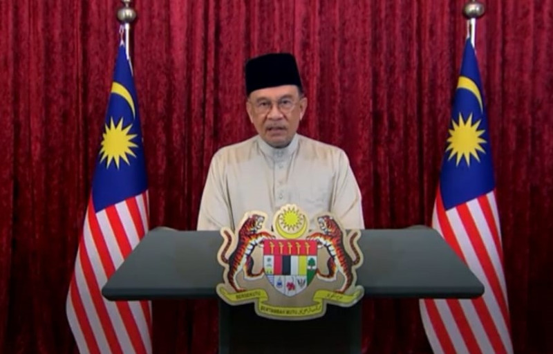 Anwar highlights unity and economic vigilance in Hari Raya Aidilfitri message