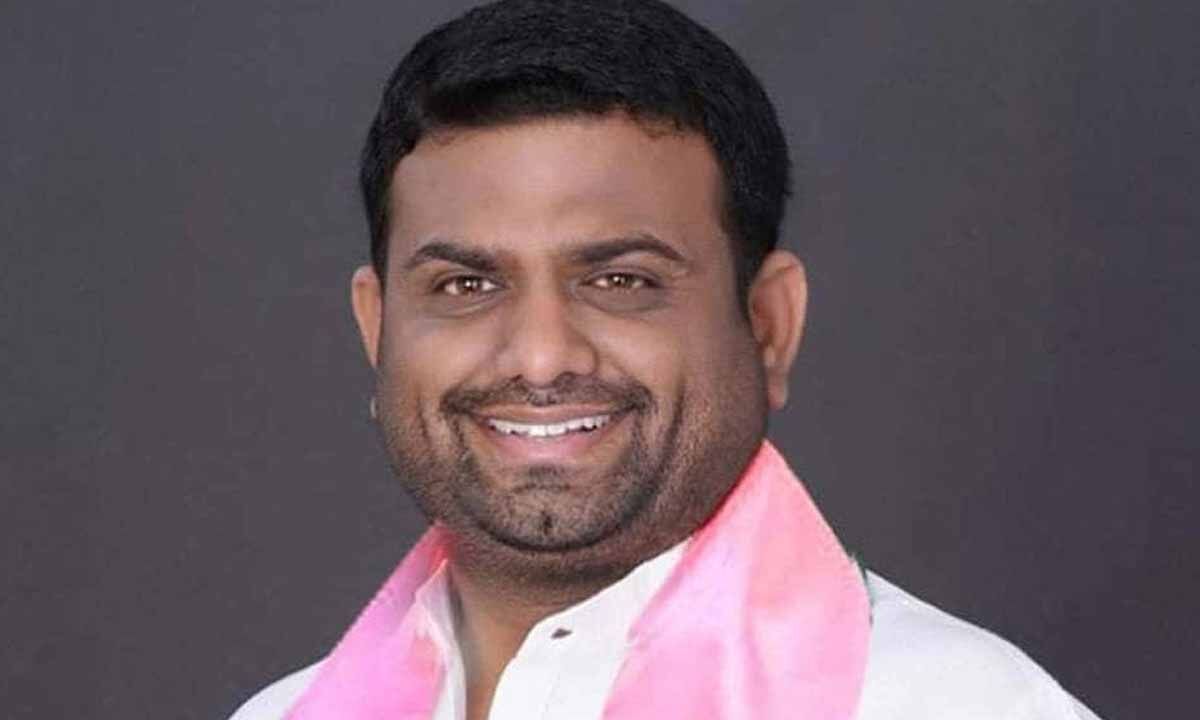 BRS Issues Show-Cause Notice to Rohith Reddy