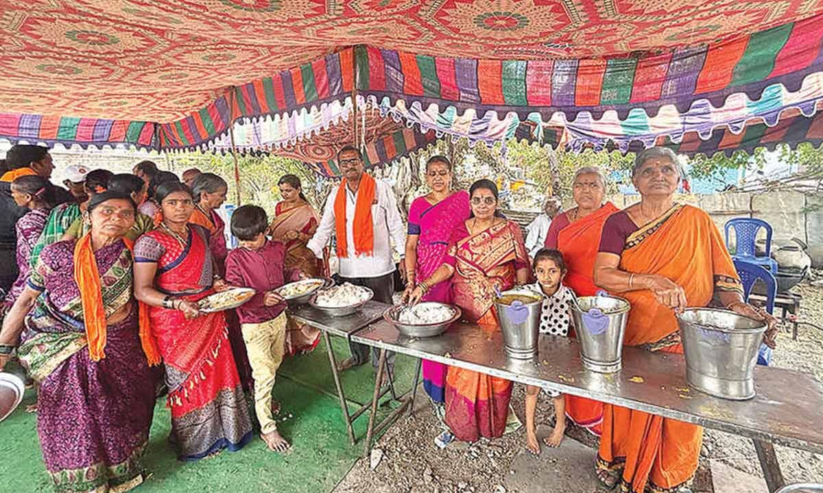 Balaji Seva Trust conducts week-long annadanam for Srisailam pilgrims