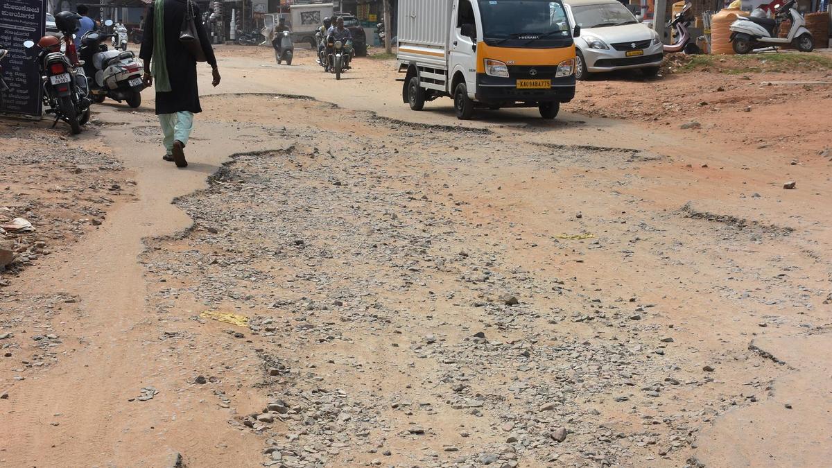Begin road works at the earliest in the city, Minister Mahadevappa instructs officials