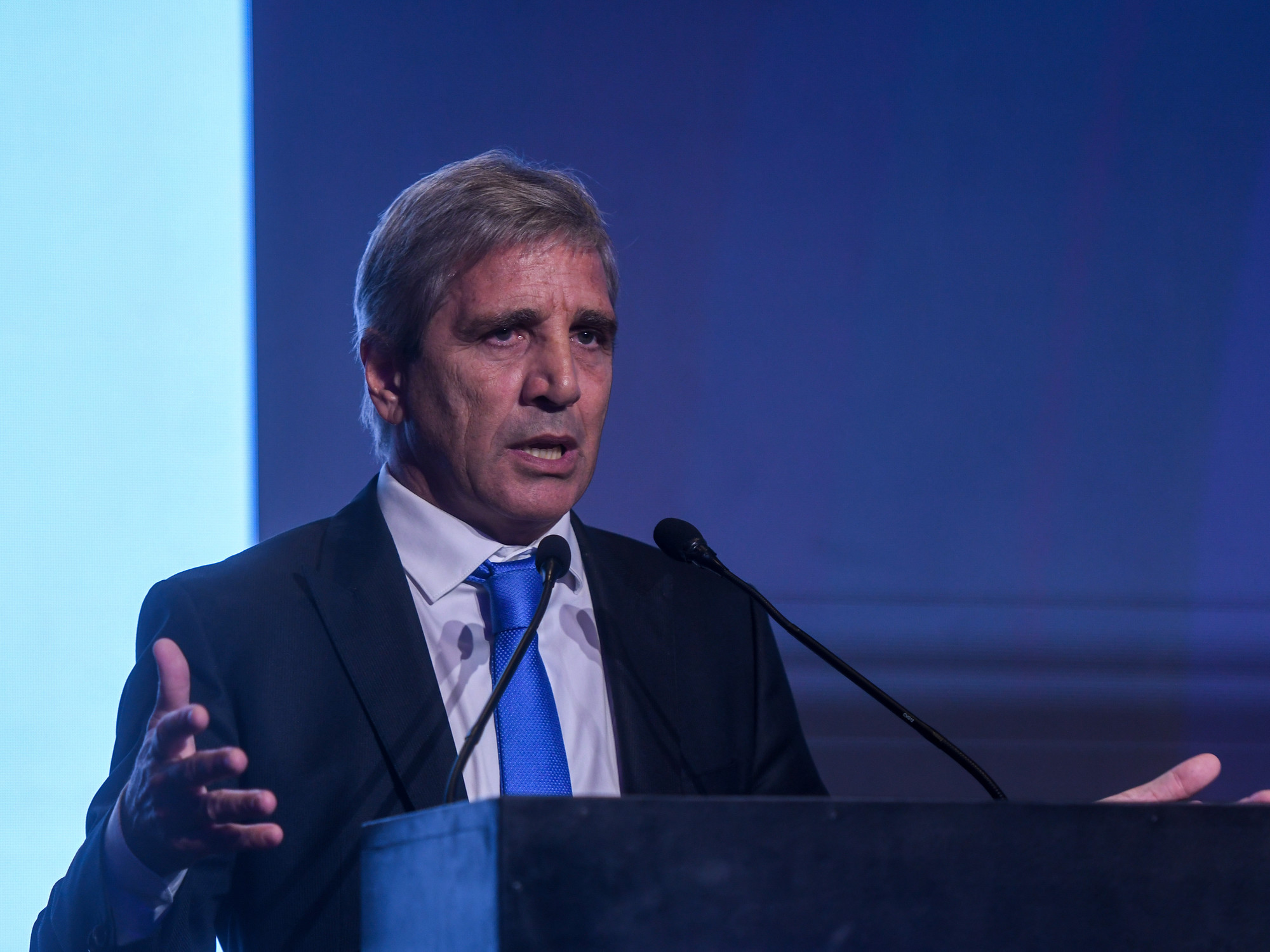 Caputo le pide al Fondo aplazar el cumplimiento de la meta de acumulación de reservas