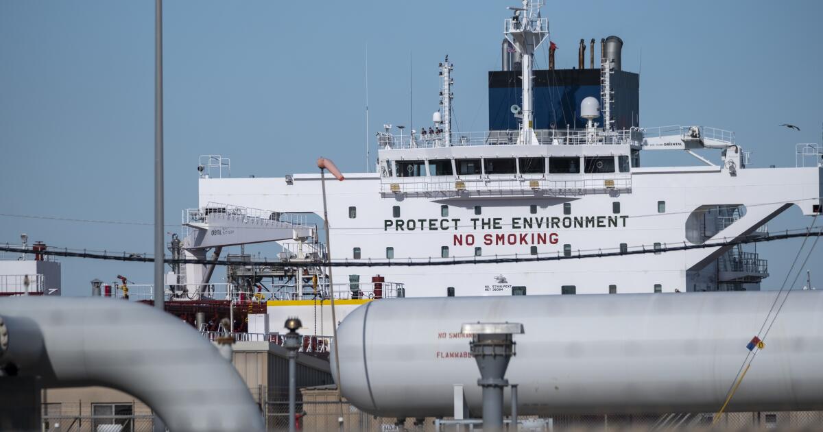 Column: Reliving a colonial, exploitative history in Venezuela and Iran