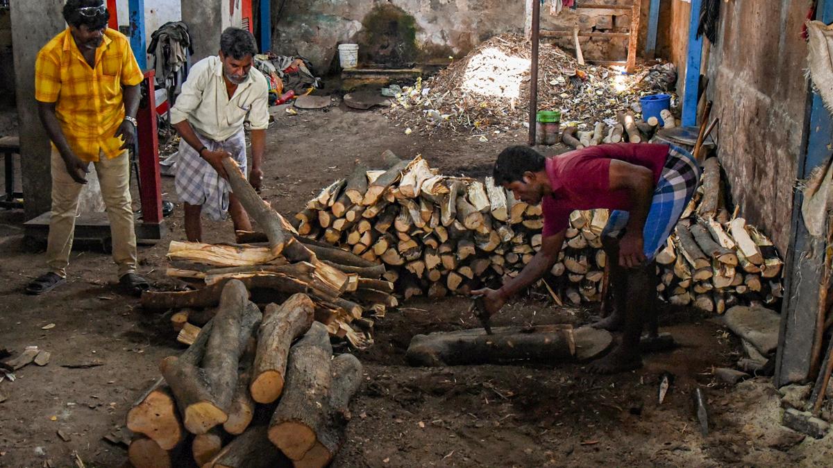 Consumers in Tiruchi feel the heat of rising firewood costs