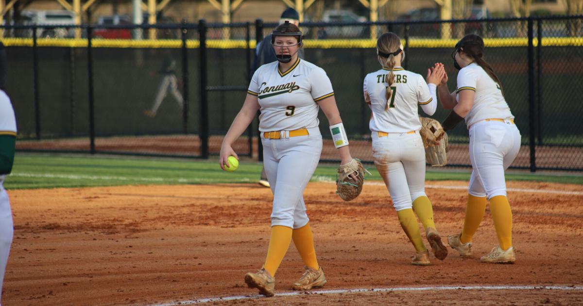 Conway High softball starts region play with win | Sports