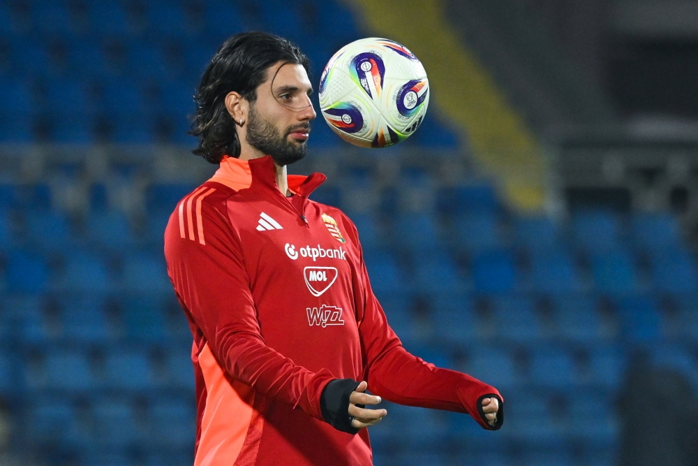 Dominik Szoboszlai Unveils New National Football Team Jersey