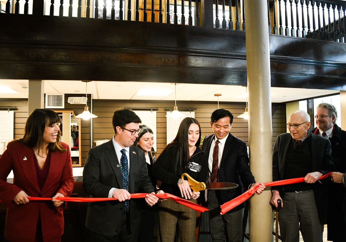 Downtown Pittsburgh welcomes new candle bar