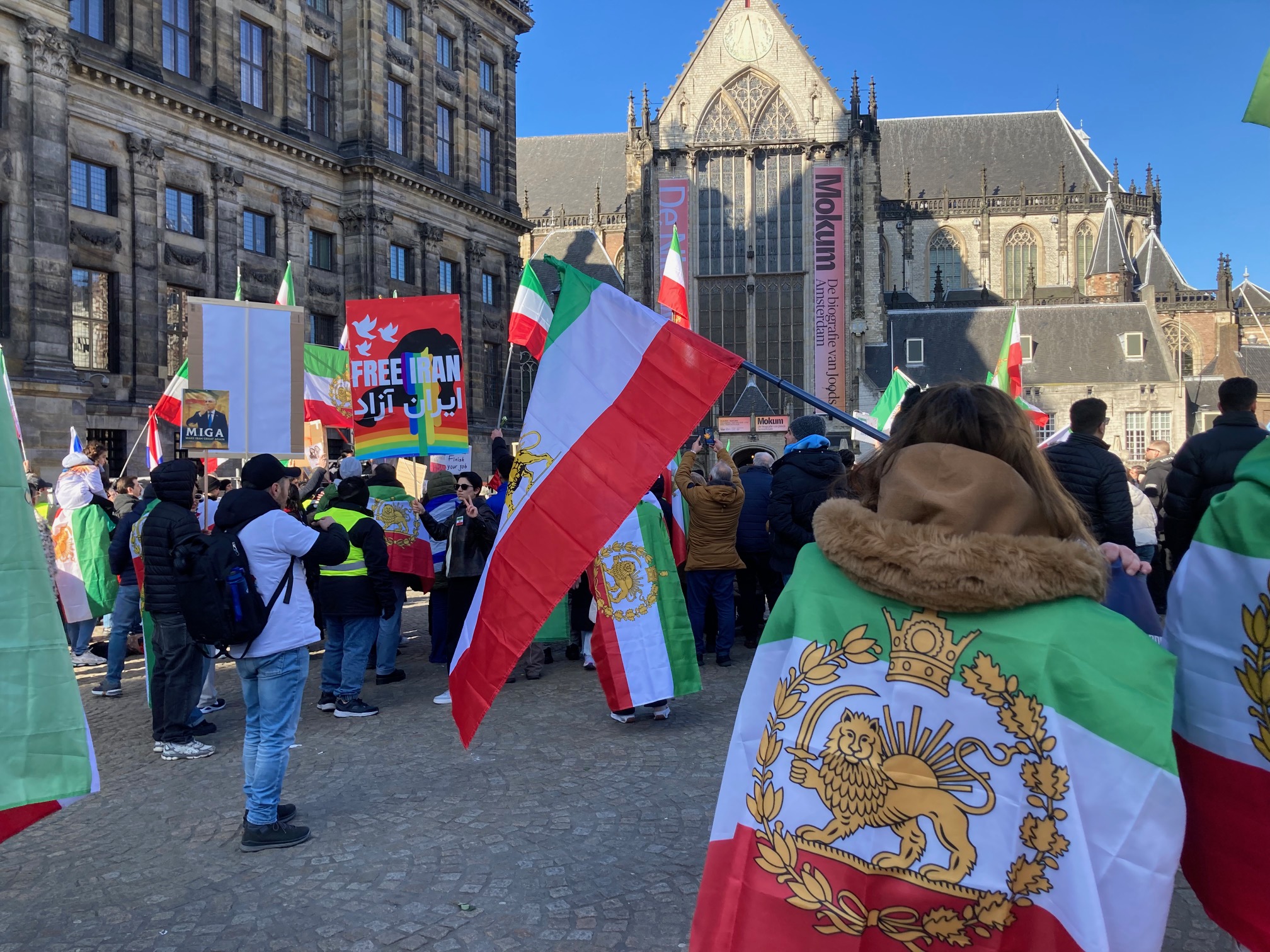 Dutch stop processing Iranian asylum applications for six months