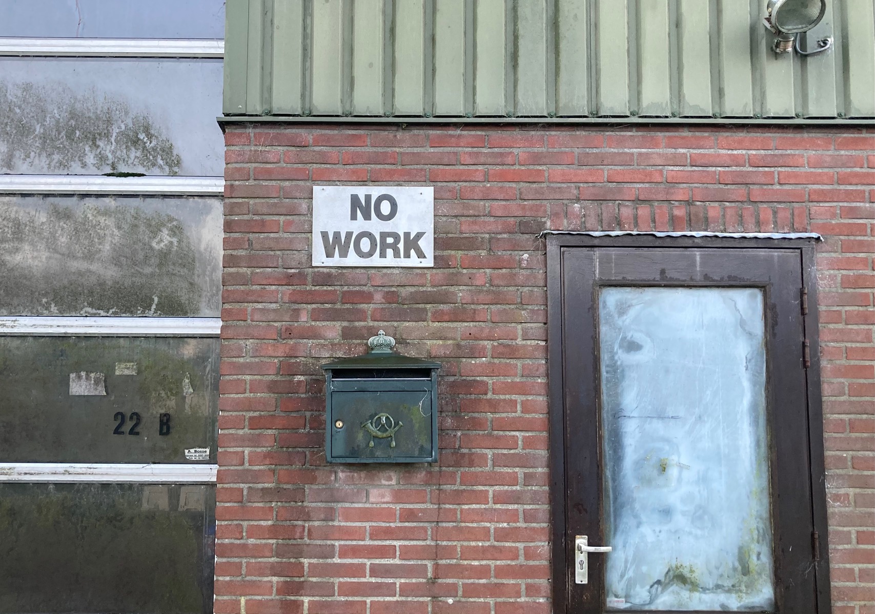 Employers "discourage foreigner workers from registering"