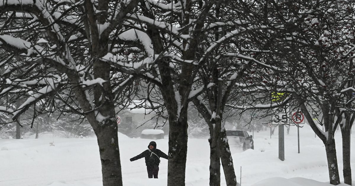 Even with new equipment, Anchorage continues to see sidewalk plowing setbacks
