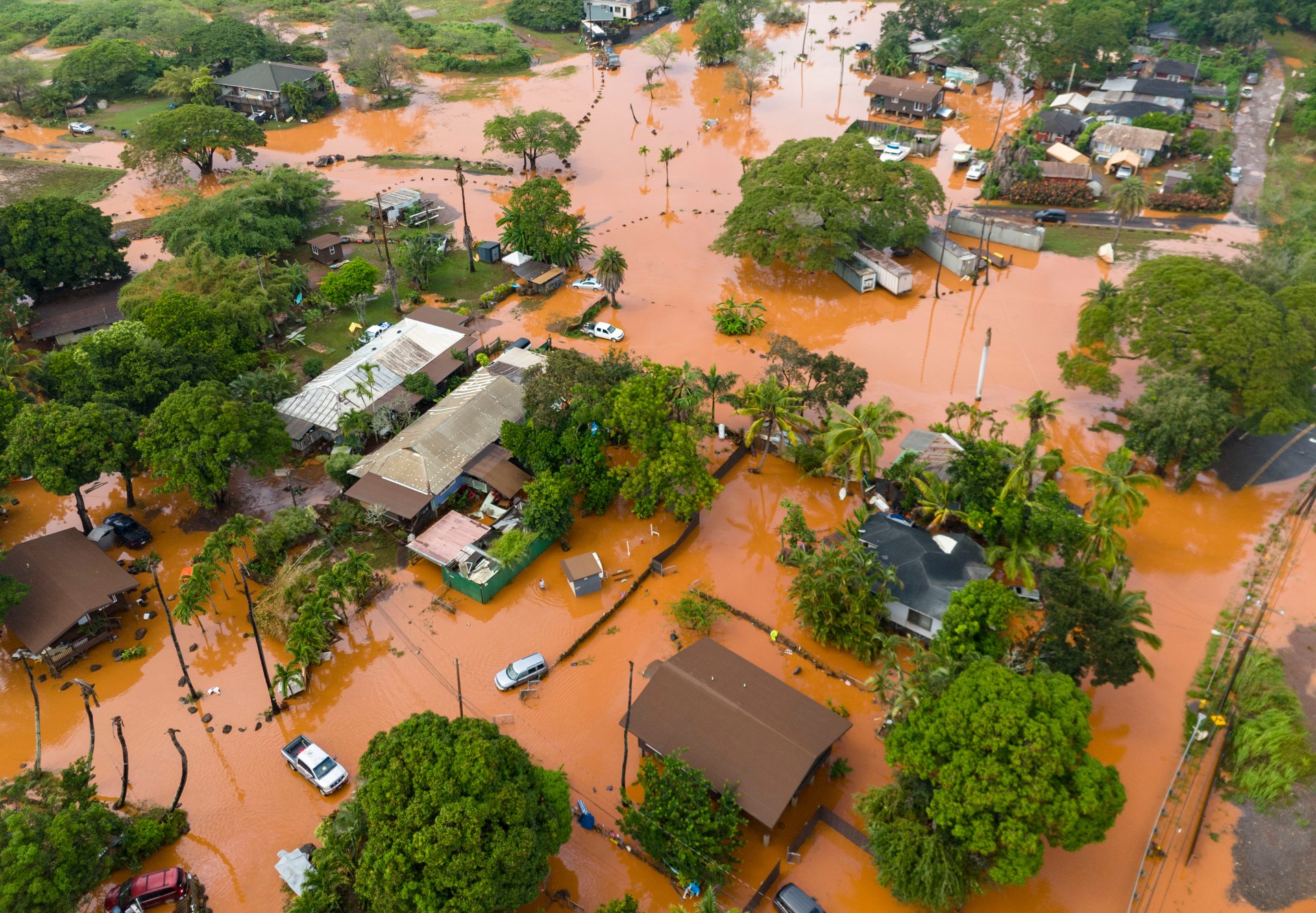 Flash flooding swamps Hawaii, prompting evacuation orders for 5,500 people | Weather News