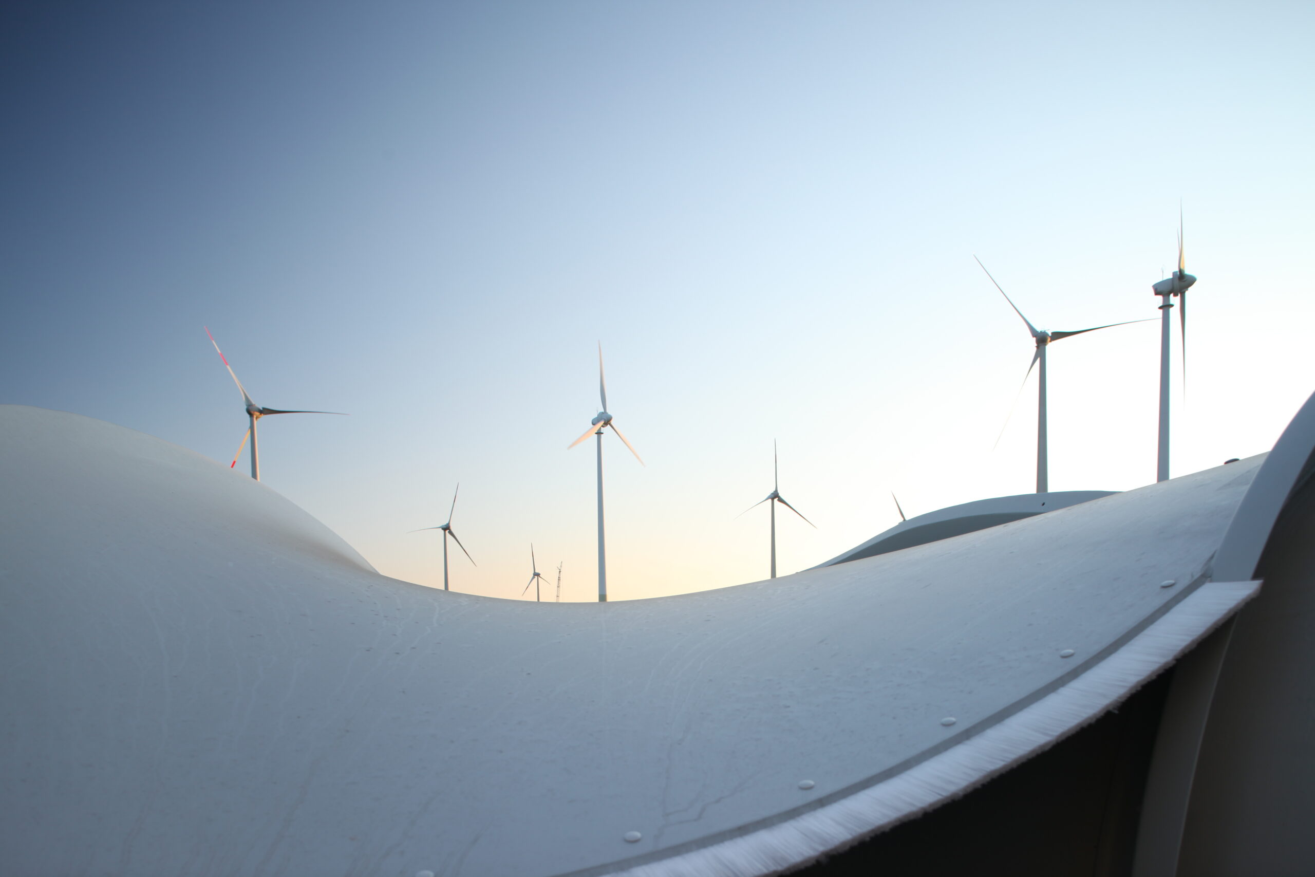 Wind turbines under construction. Photo: BWE.