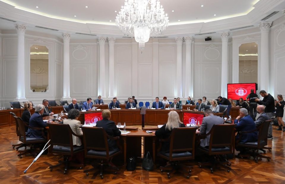 Government meets on Monday to prepare emergency steps to tackle the oil price increase