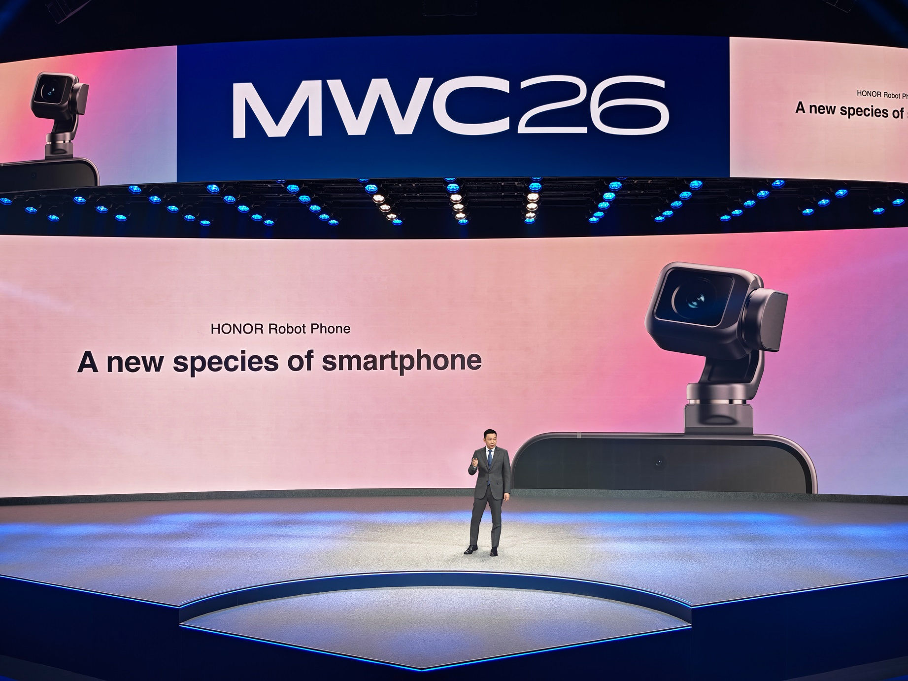 HONOR CEO Takes Center Stage at MWC 2026, While Robot Phone Praised for its Innovation and Integration of Intelligence