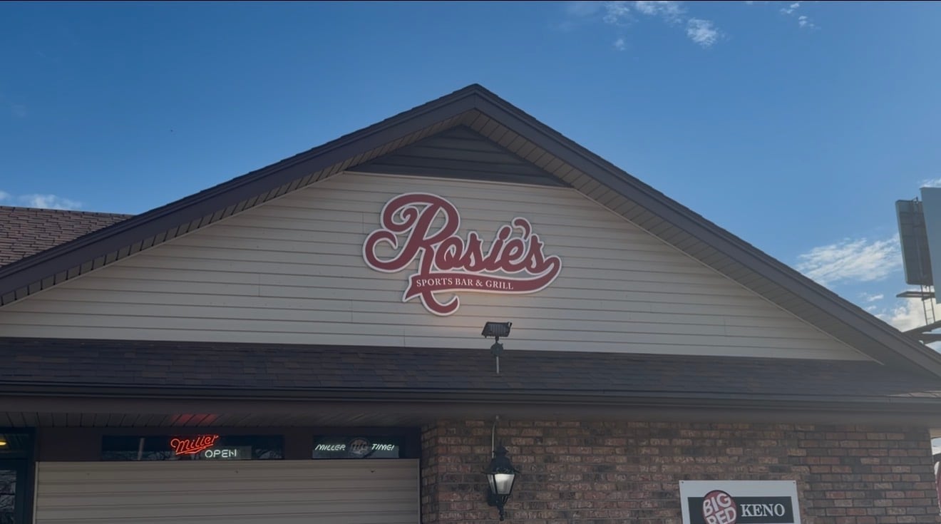 Husker fans flock to Rosie's Sports Bar and Grill to root on Nebraska in the NCAA Tournament