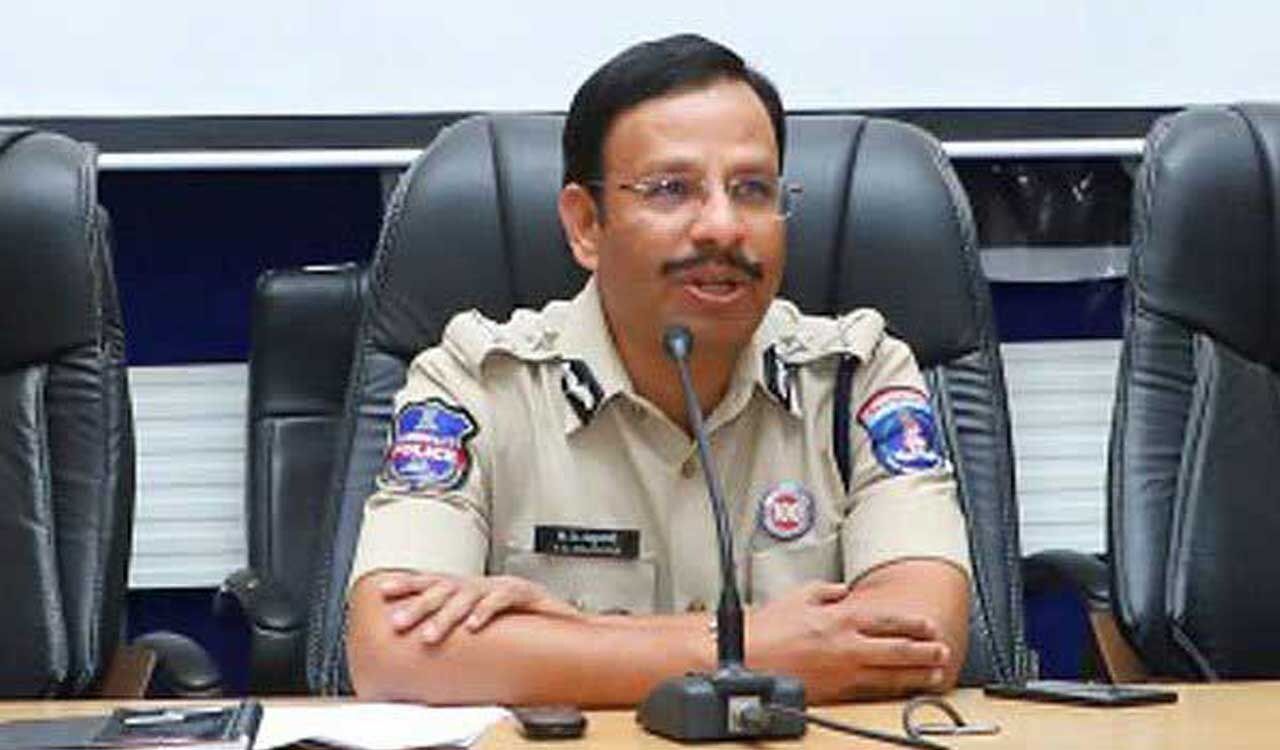 Hyderabad CP Sajjanar urges banks to act against cyber fraud