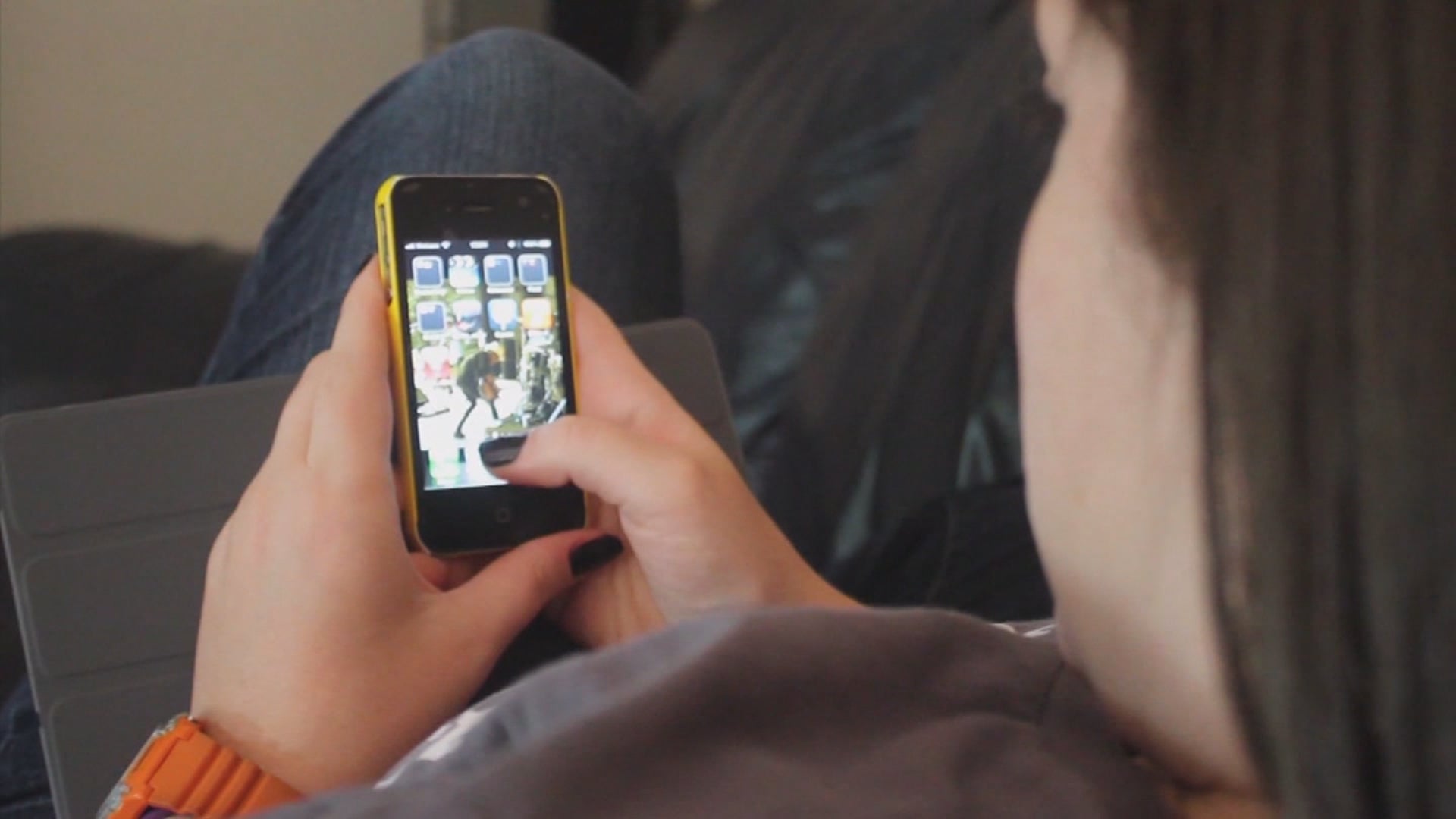 Indiana sets limits on social media features for under-16 accounts - Indianapolis News | Indiana Weather | Indiana Traffic