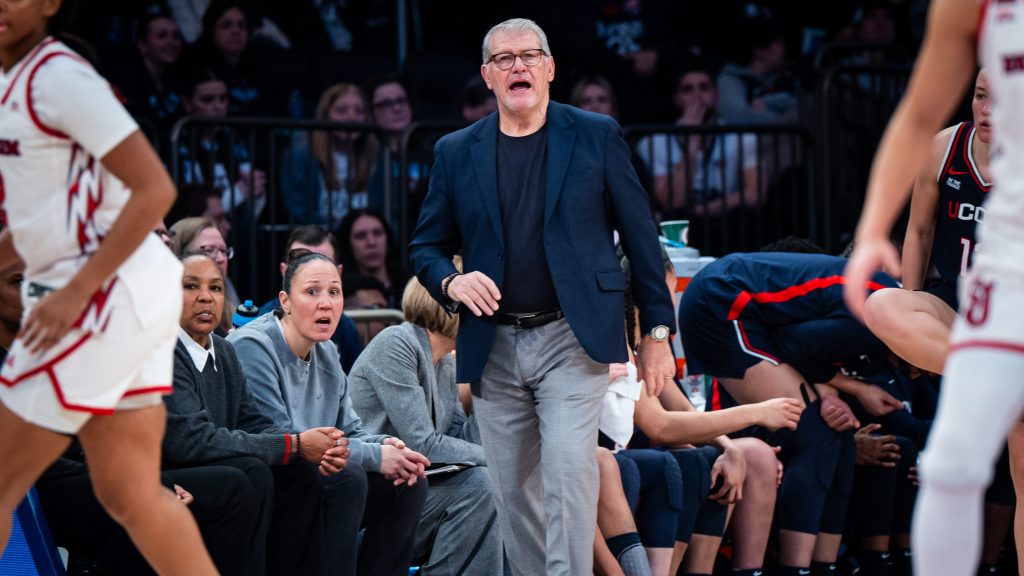 Is UConn better than last year? Geno Auriemma doesn't buy it