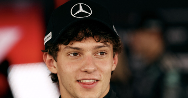 Italian teenager Antonelli wins Japanese GP to take championship lead