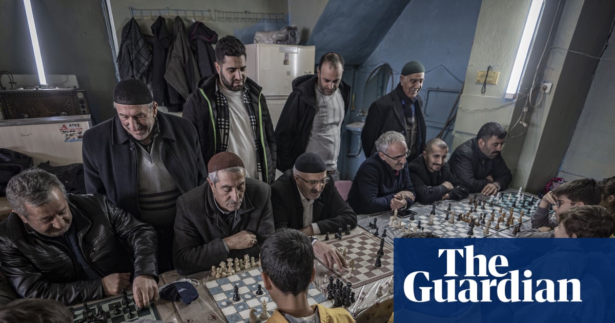 Joy of chess keeps dark times in check | Chess