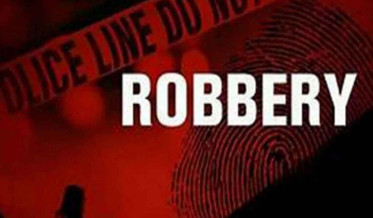 Kukatpally robbery: four bike-borne assailants flee with one crore