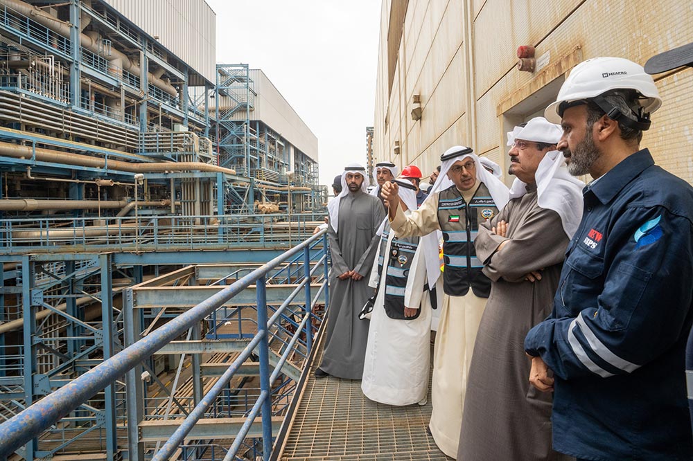 Kuwait PM inspects Subiya power, water distillation station