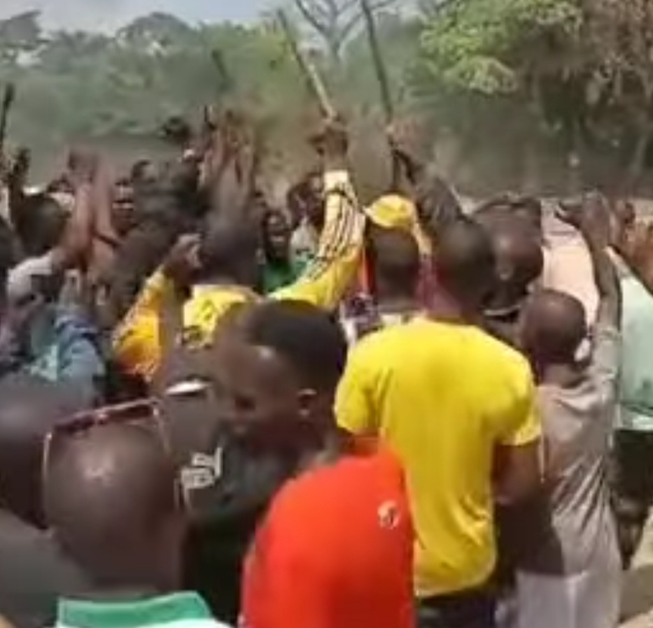 LOFA YOUTHS TAKE CONTROL OF SORLUMBA BORDER POST AFTER ALLEGED GUNSHOTS BY GUINEAN SOLDIERS