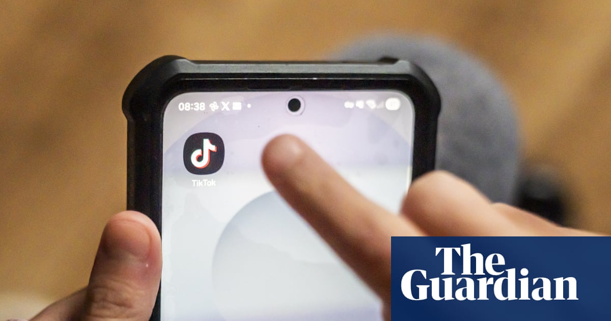 MPs accuse social media firms of Iran misinformation | Social media