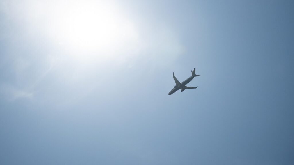 Middle East flight cancellations leave Estonians searching for alternative routes home