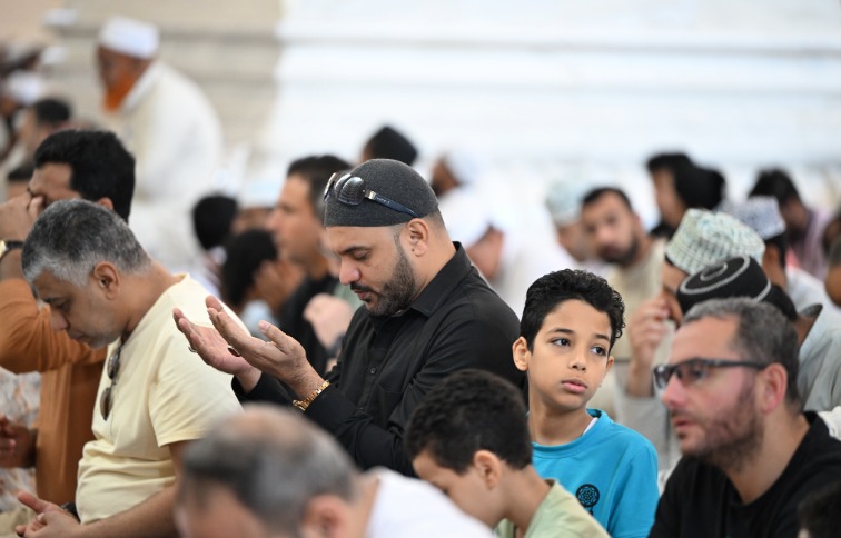 Mosques filled as worshippers mark expected last Friday of Ramadan in Oman