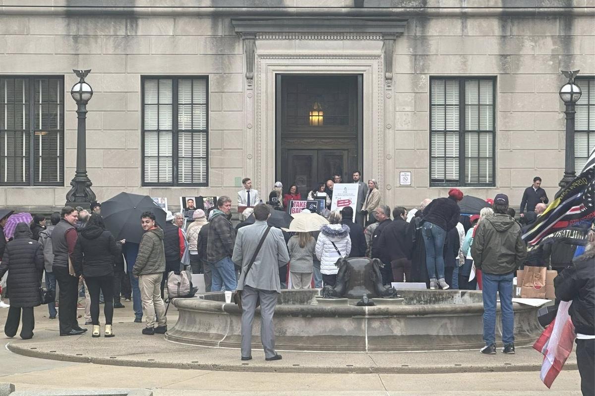 NJ immigration bills pass on ICE rules, trust directive