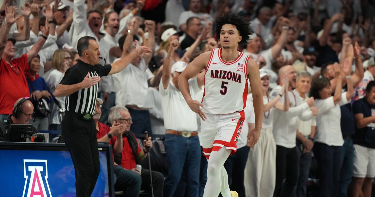 No. 2 Arizona clinches outright Big 12 title with 73-57 win over No. 6 Iowa St