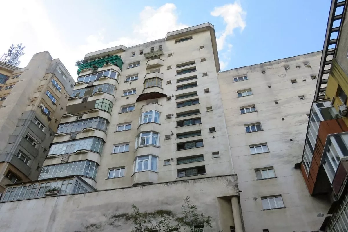 Old stock surge amid price squeeze