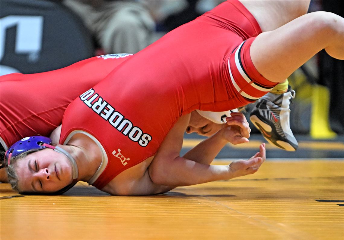 PIAA girls wrestling semifinals: Kiski Area's Ava Golding, Moon's Haley Smarsh among six WPIAL girls to reach state finals