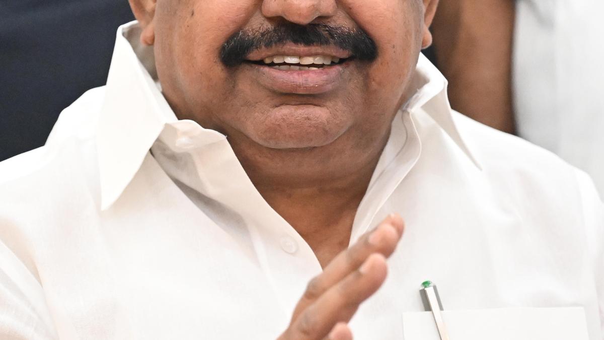 Palaniswami meets AIADMK’s district secretaries in Chennai