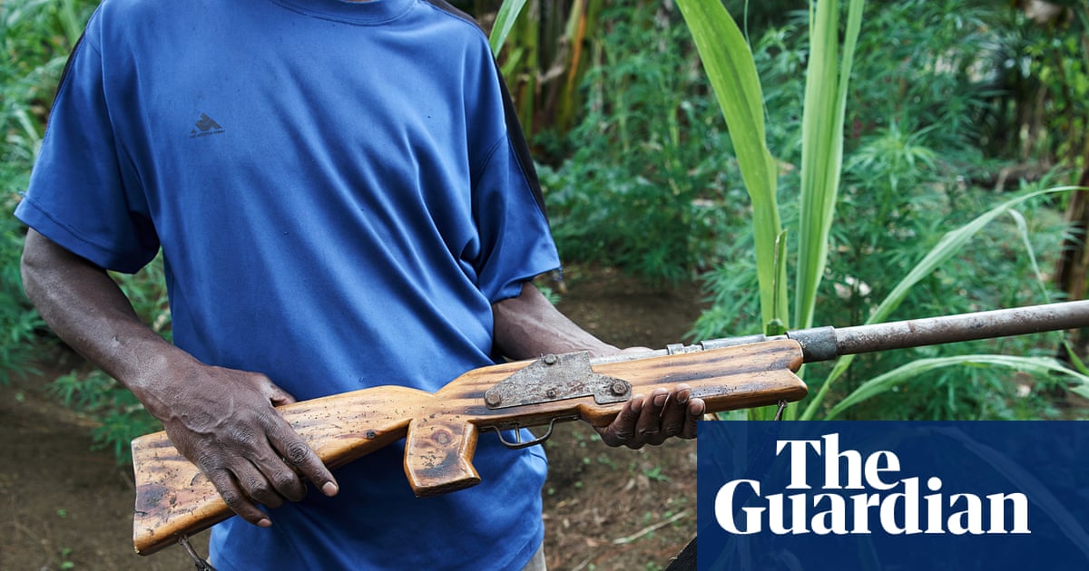 Papua New Guinea offers cash for guns as amnesty opens to combat escalating tribal violence | Papua New Guinea