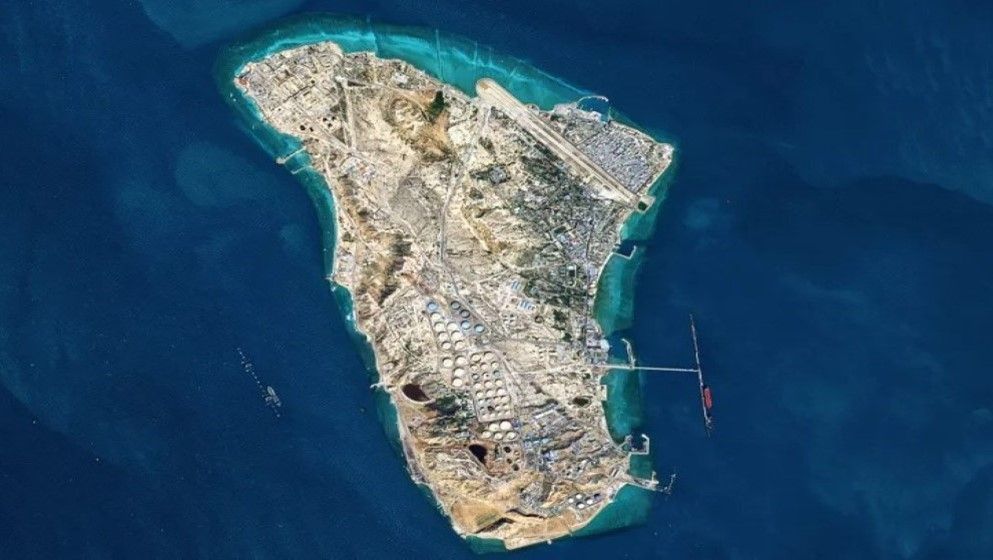 Pentagon Weighs "Knockout Blow" Against Iran if Negotia...